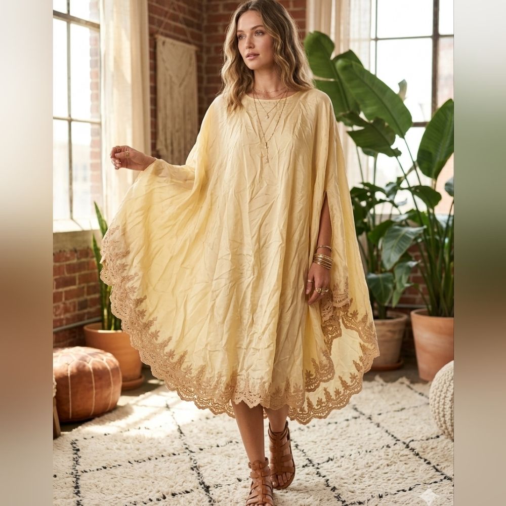 Vintafe Boho Embroidered Scallop Hem Kaftan Tunic